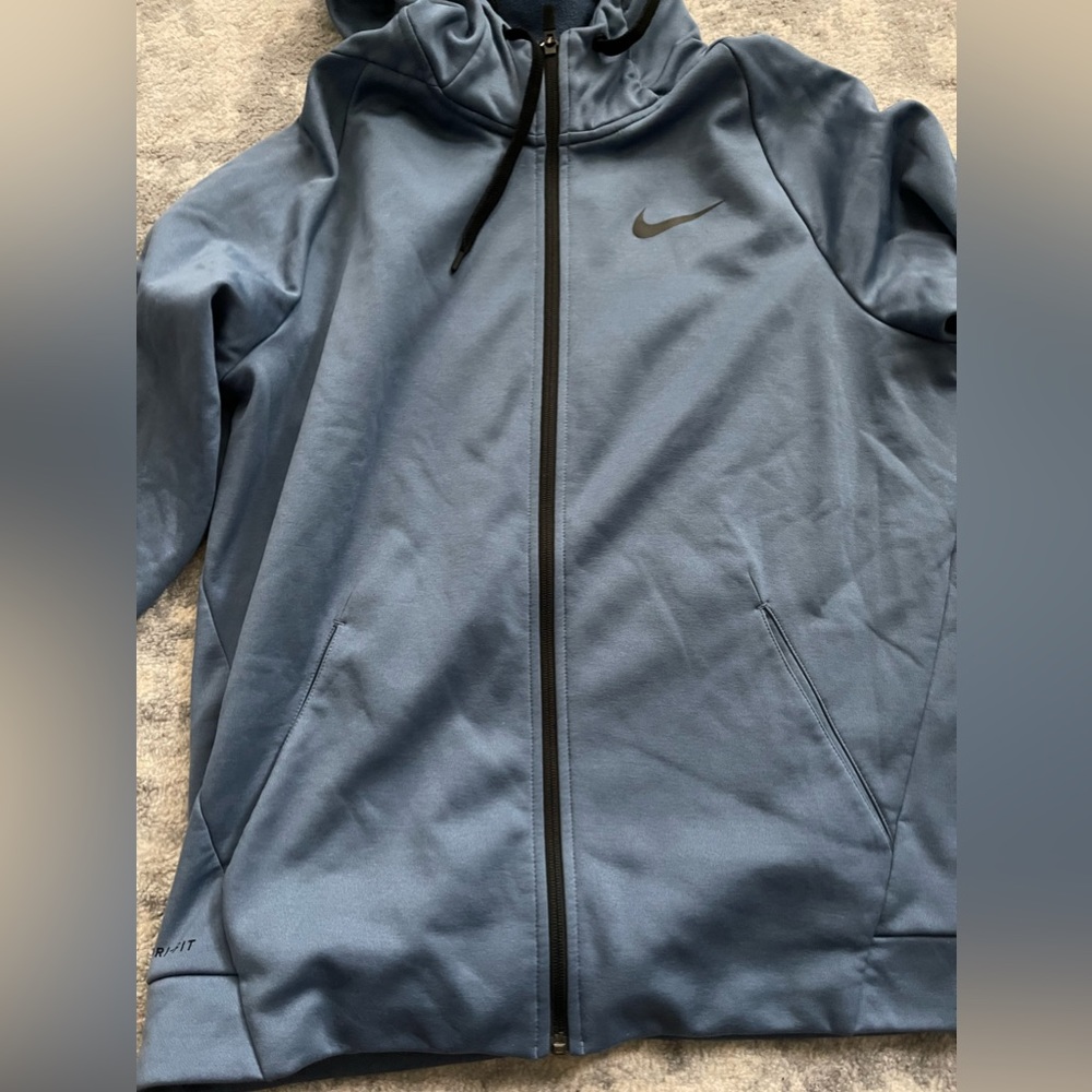 Nike drifit hoodie